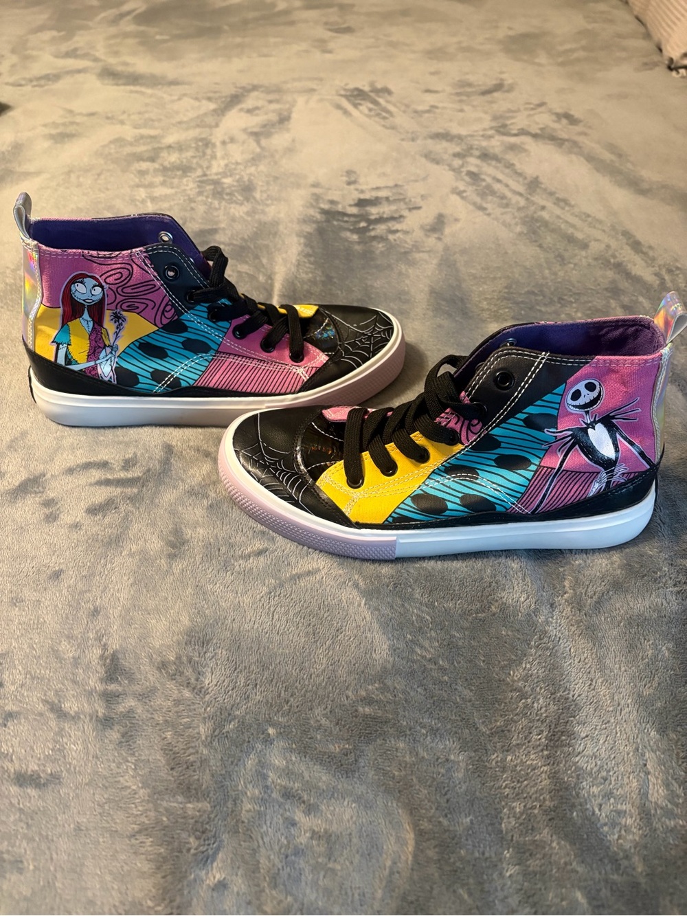 Women’s Nightmare Before Christmas High-Top Sneakers Size 6.5
